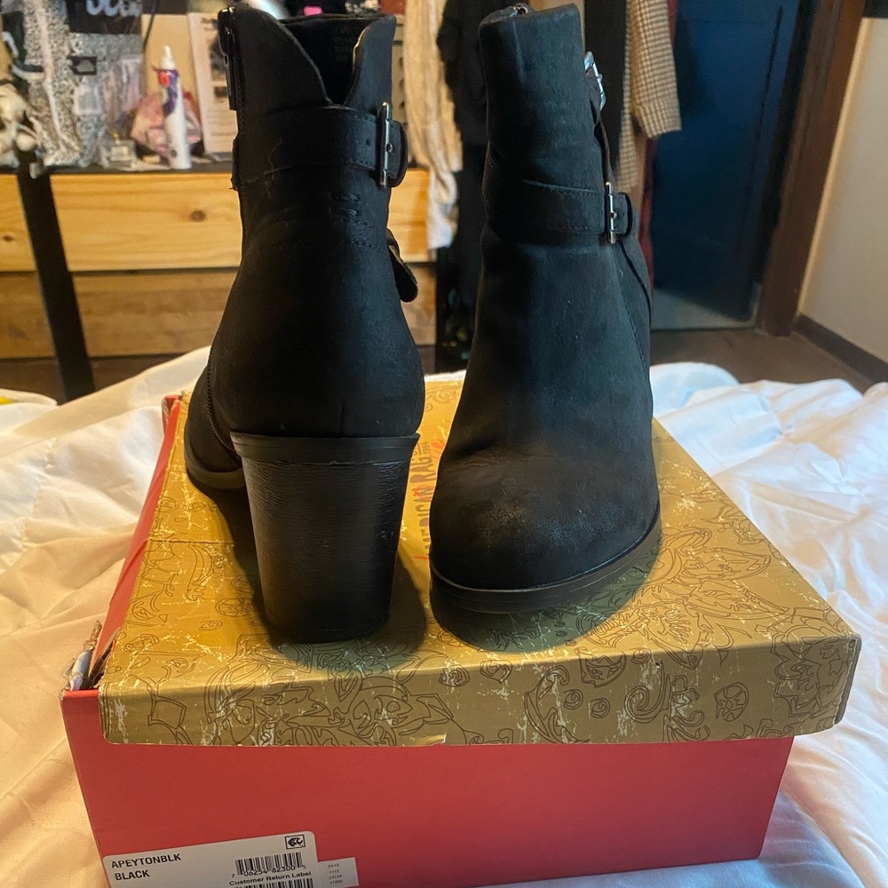Ankle boots